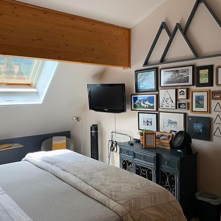 Ambleside Lodge Bed & Breakfast Canmore Extérieur photo