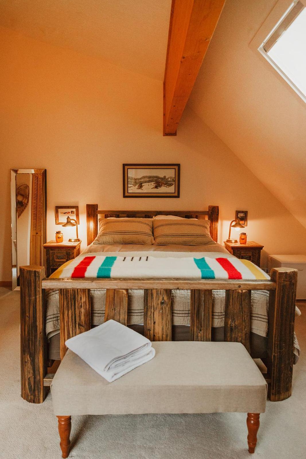 Ambleside Lodge Bed & Breakfast Canmore Extérieur photo